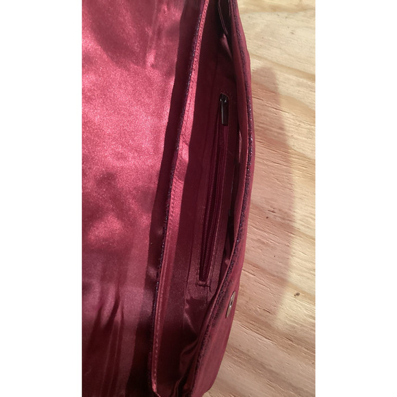 Vintage OKPTA1519426 Red Velvet Clutch Purse - Picture 4 of 6